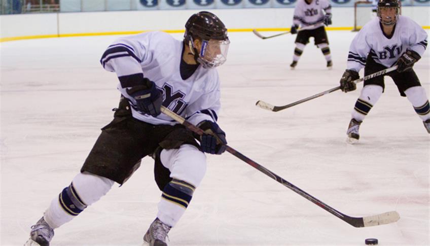 Hockey sul ghiaccio, sport appassionante e sempre più praticato Hockey sul ghiaccio, sport appassionante e sempre più praticato